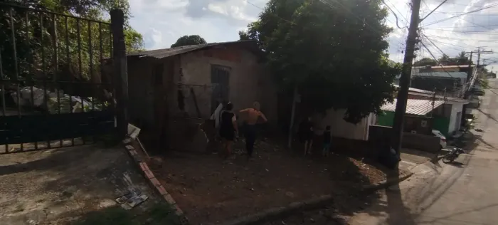 Vendo vendo casa com ótima localização próximo da Torquato Tapajós 100 Mil R$