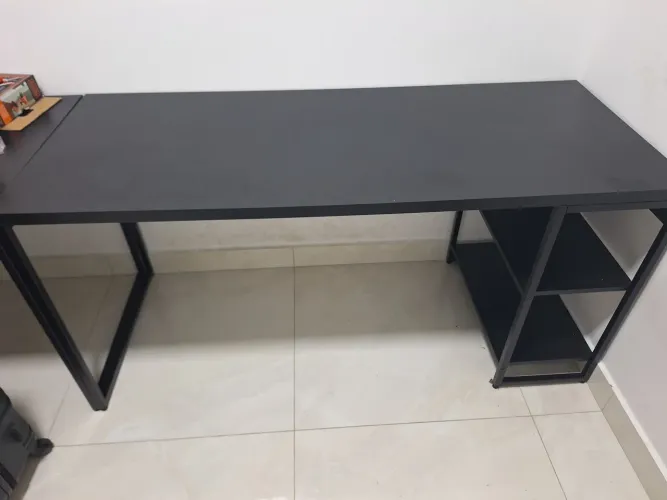 Escrivaninha 60cmx150cm (75cm de altura) - Usada