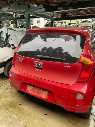 Tampa Traseira Kia Picanto 2013 Vermelho + Lanternas, Para-choque e Peças