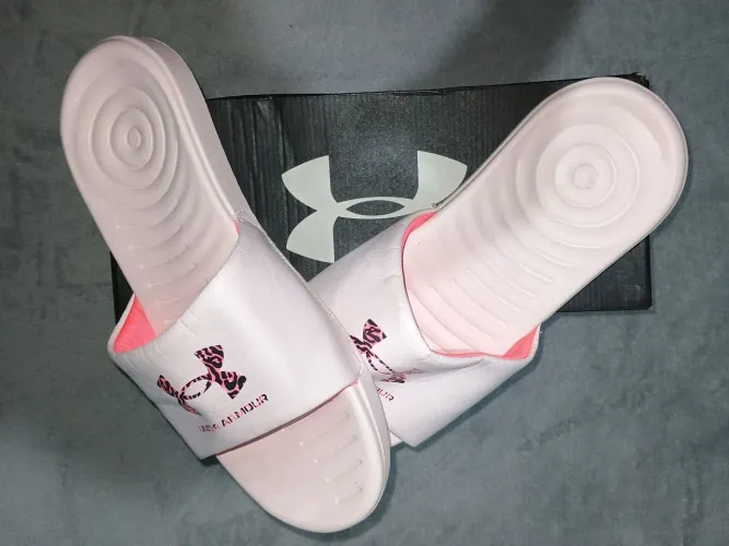 Chinelo Under armour novo original na caixa número 42