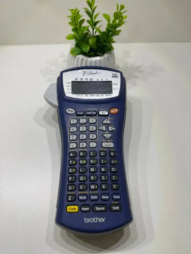 Impressora de Etiquetas Brother P-touch (Label Maker) - Ótimo Estado