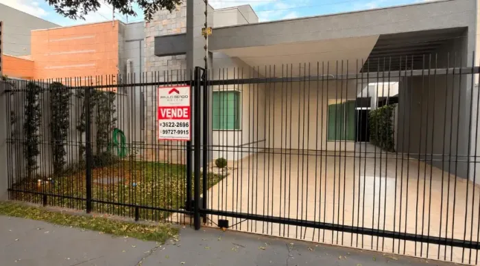 Residência a Venda Jardim Interlagos.