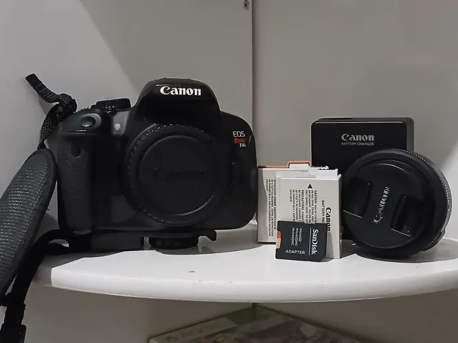Canon T4i + lente 24mm F2.8