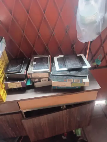 Lote de tablet ( todos precisam de reparo) 