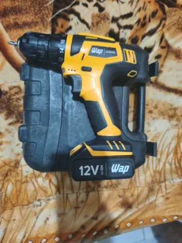 parafusadeira WAP12V FUNCIONANDO TUDO POREM O MANDRIL TRAVOU NA HORA DE TROCAR  a broca