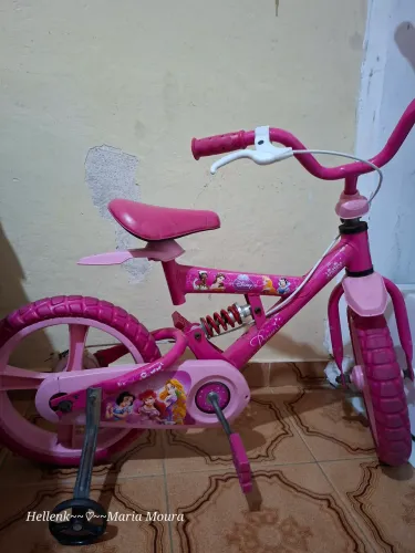 Vende-se uma bicicleta