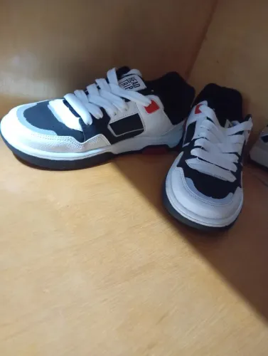 Tenis  head trip
