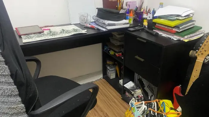 Mesa de computador (ainda na caixa)