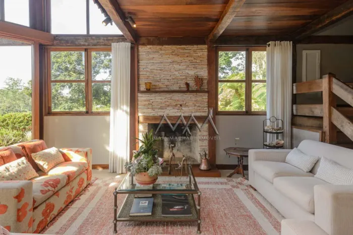 Casa à Venda no Condomínio Vila Del Rey | 3 Quartos - 300 m²