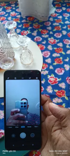 Moto e13 ,32g semi novo.capa e película de privacidade.