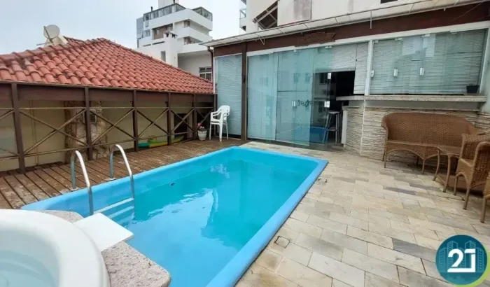 Alugo Casa tipo Sobrado semi-mobiliado c/ 05 dormitórios, área gourmet, 02 vagas de garage