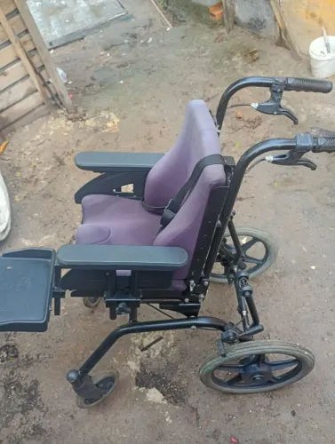 Cadeira de rodas infantil POSTURAL