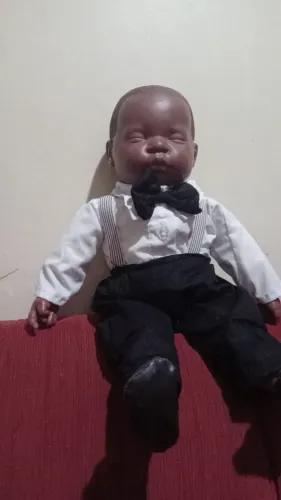 Boneco negro lindo.
