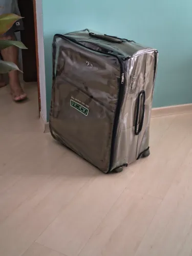 Mala de viagem 23k com 4 rodinhas em Botafogo.