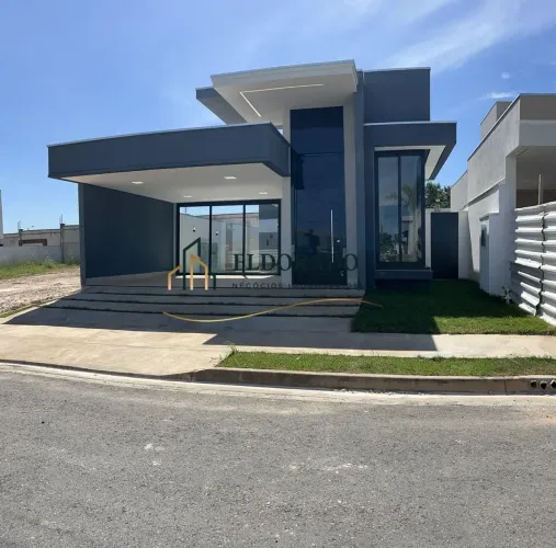 Casa térrea à venda no Primor das Torres - 3 suítes - Piscina com hidro - Acabamento de pr
