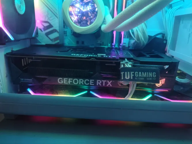 Placa de vídeo Asus TUF RTX 4070