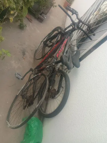 Vende-se duas bicicleta para consertar r$ 400