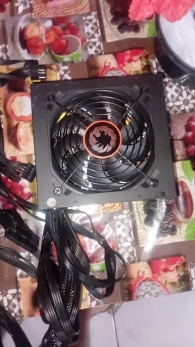 Fonte ATX Gamer 650W GAMEMAX usada em ótimo estado