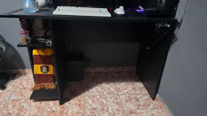 Mesa Gamer/Escrivaninha Leartam 114 cm