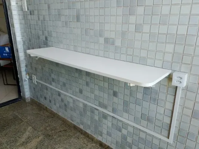 Bancada/Prateleira Dobrável de Parede (120x30cm) - Otimize seu Espaço!