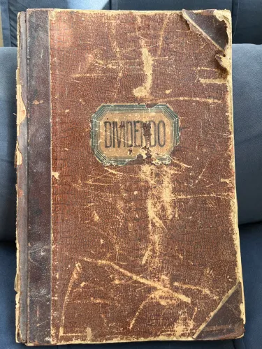 Livro antigo para colecionadores muito raro