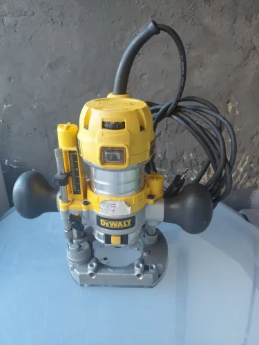 Tupia de Coluna Dewalt