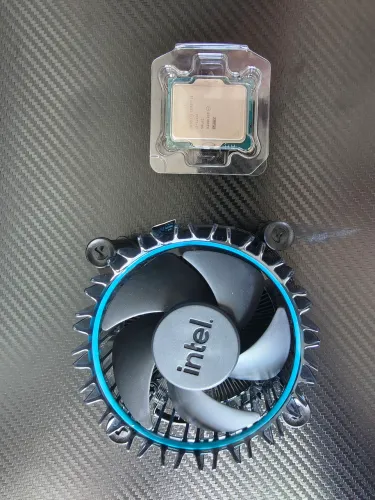 Processador Intel  Core i3 , 12100 -12° Geração