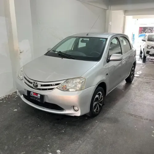 Toyota Etios X 1.3 Flex 16V 5P Mec. 2013