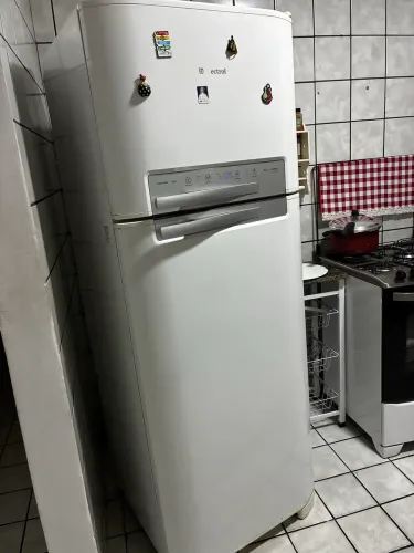 Geladeira Electrolux Frost Free Duplex, DF50 Celebrate de 430 litros