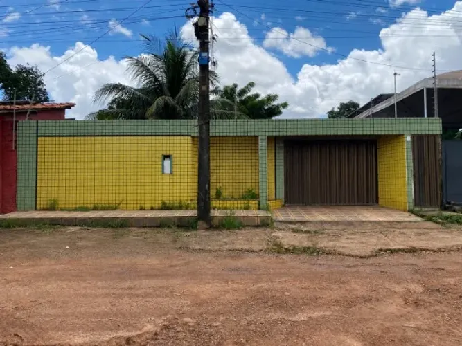 Isaías Imóveis VENDE Casa Na BR 135( uso comercial) Excelente Localização.