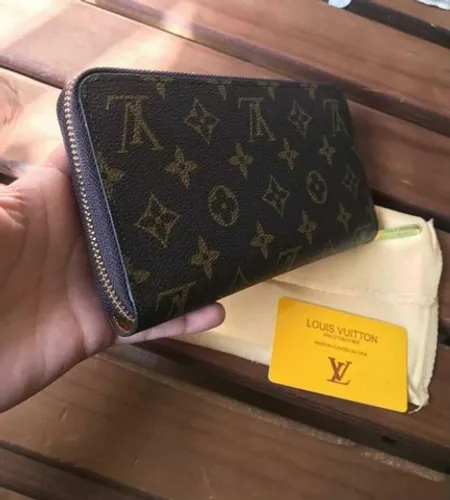 Carteira Louis Vuitton feminina couro