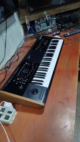 Korg kronos 2 61 teclas