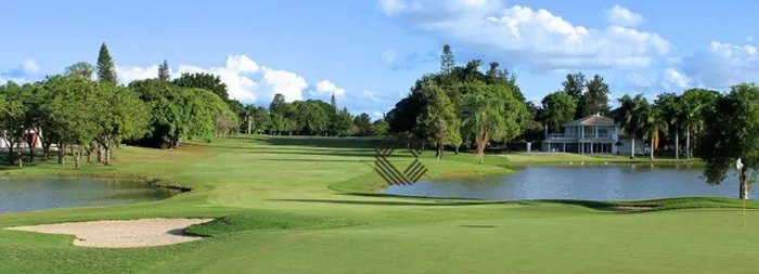Casa no Condomínio Lago Azul Golf Club em Araçoiaba da Serra/SP/Ac 300m2/At 1.090m2/Ligue 