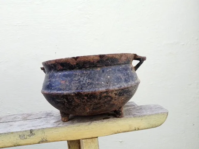Panela tripé antiga 2,5 litros