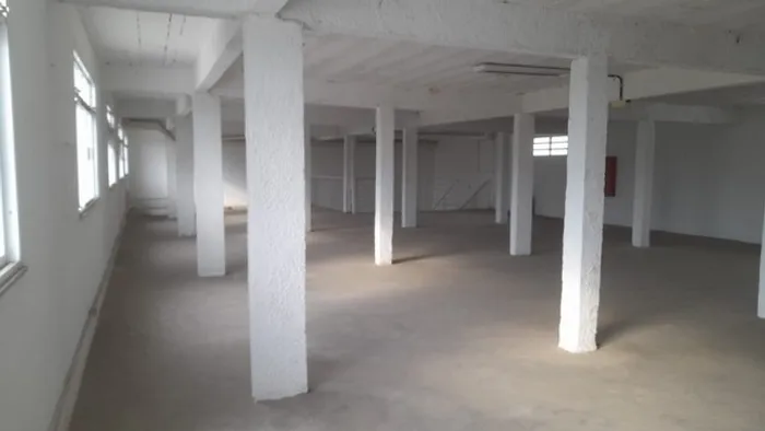 Aluga-se loja de 515m² em Jardim Primavera