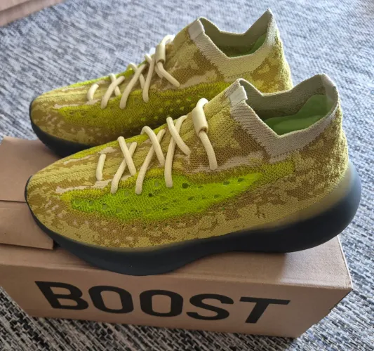 Tênis Adidas Yeezy 380 Hylte tam 38 Black friday