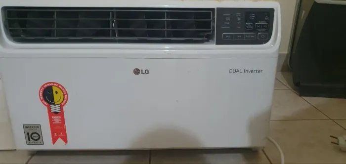 Ar condicionado de Janela (inverter) - 127v - 14000 btu (muito novo!)