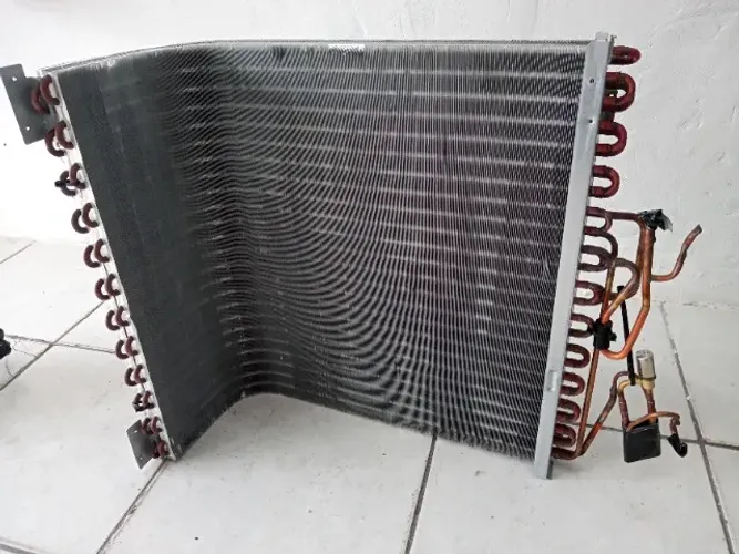 Serpentina da Cond. Split Hi-Wall Inverter Fujitsu 12.000Btu/h mod. cond. AOBR12JGC
