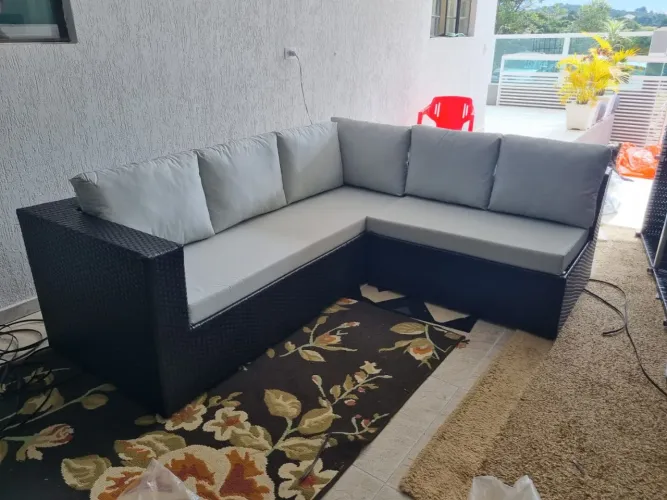 Sofá em L medindo 1.80x2.75m na fibra sintética a pronta entrega 