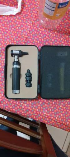 Otoscópio TK Missouri com 4 espéculos e estojo
