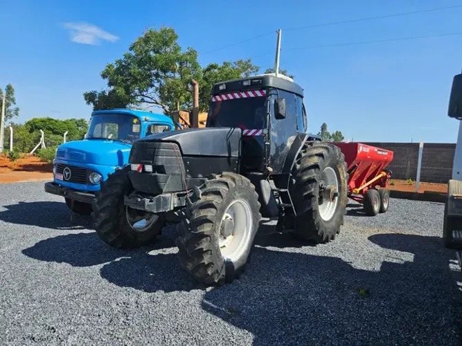 Trator CASE MXM 135 CV 