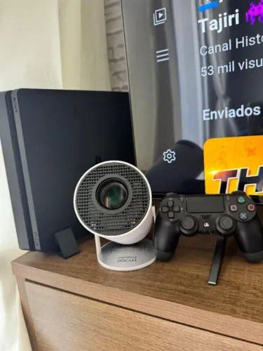 PS4 Slim 1 TB + Projetor HY300 novo 