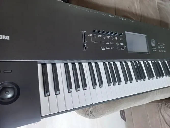 Teclado korg Nautilus 73 teclas troco  por Yamaha Montage  