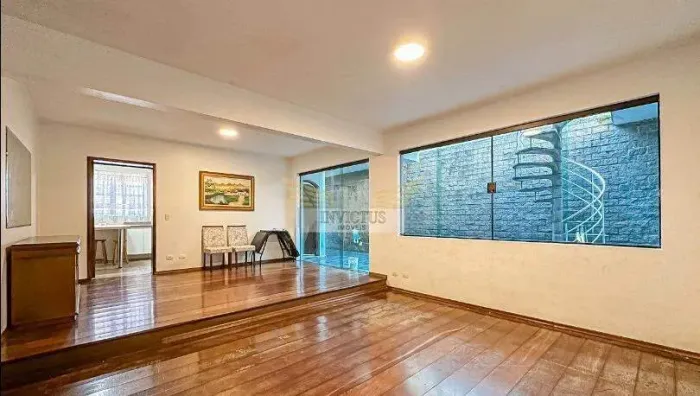 Sobrado Residencial/Comercial Alto Padrão com 4 Quartos para Comprar, 343m²- Bairro Assunç