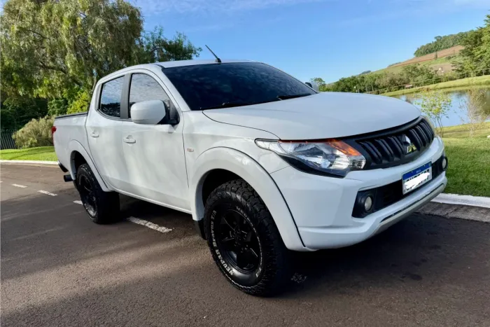 L200 Triton Sport 2.4 2024 - 41 mil km