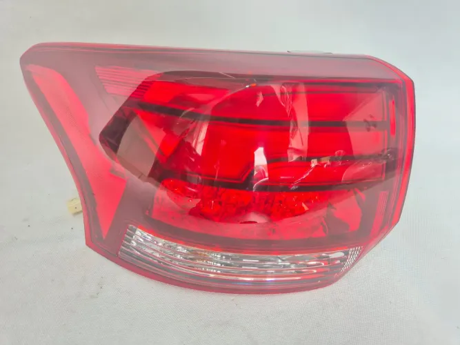 Lanterna Traseira esquerda Mitsubishi Outlander 2013 2014 2015 2016 2017