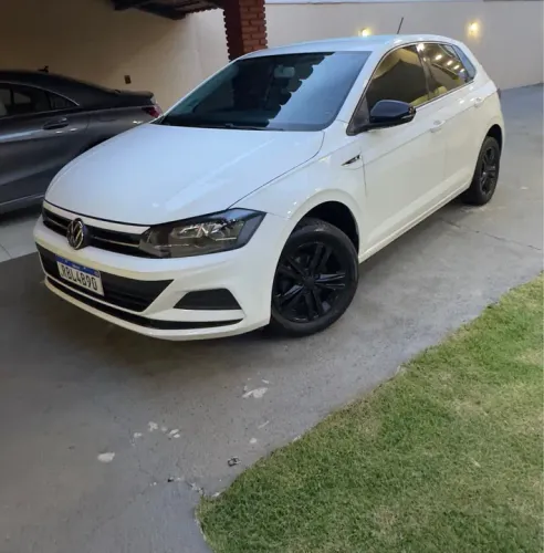 Polo 1.0 manual 20/20 (carro todo revisado) 