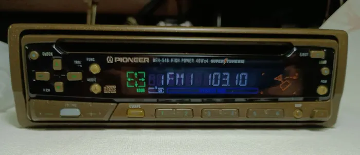 Rádio Pioneer DEH 546 com Bluetooth, muito conservado
