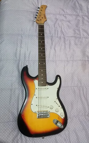 Guitarra Elétrica Harmony Sunburst