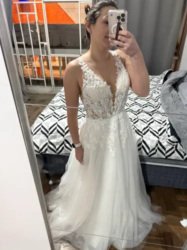 Vestido de Noiva Decote em V Sem Costas com Flores 3D Branco Tam M(M)